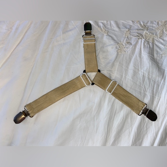 7+Gently Used Elastic Corner Tightening/Holding Straps-4 Any Size Fitted Sheets - Picture 3 of 11